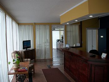 Howard Johnson By Wyndham Hotel 2*