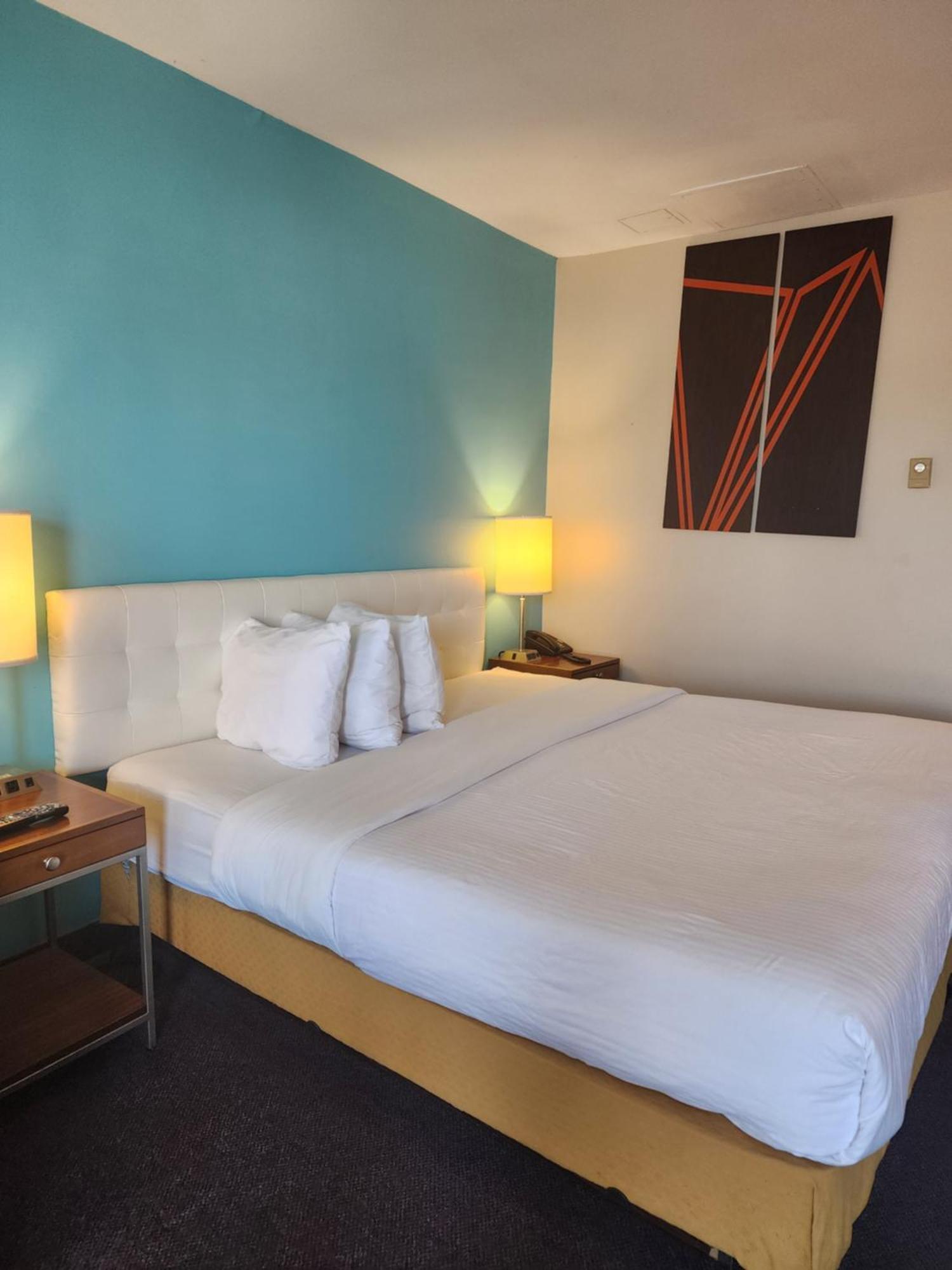 Howard Johnson By Wyndham Hotel Lindsay