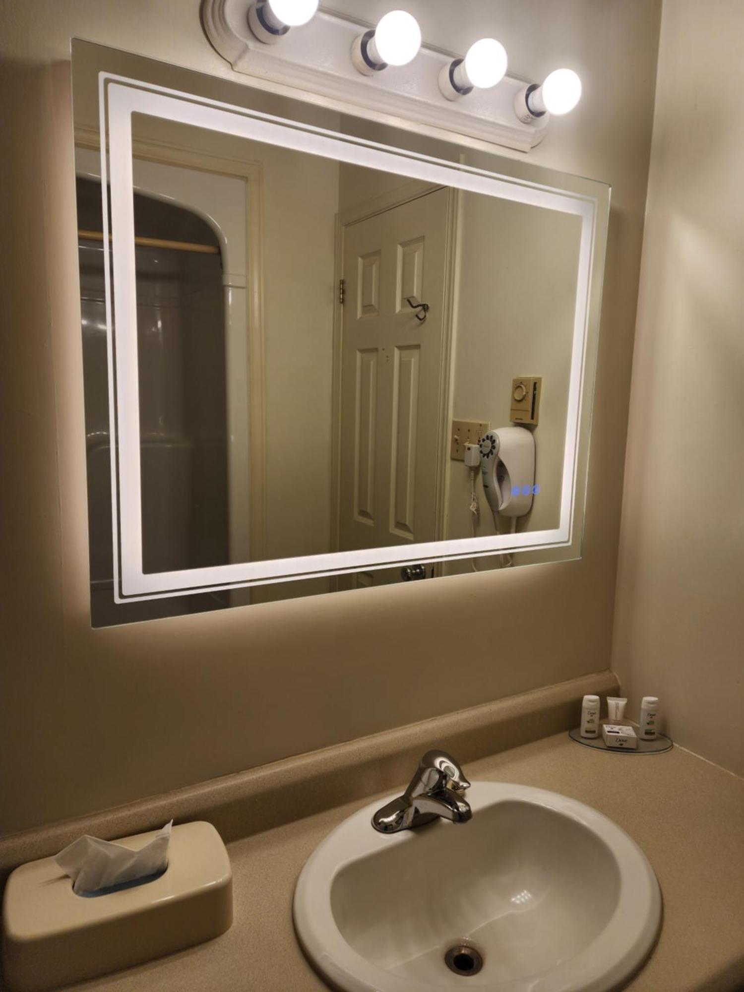 Howard Johnson By Wyndham Hotel