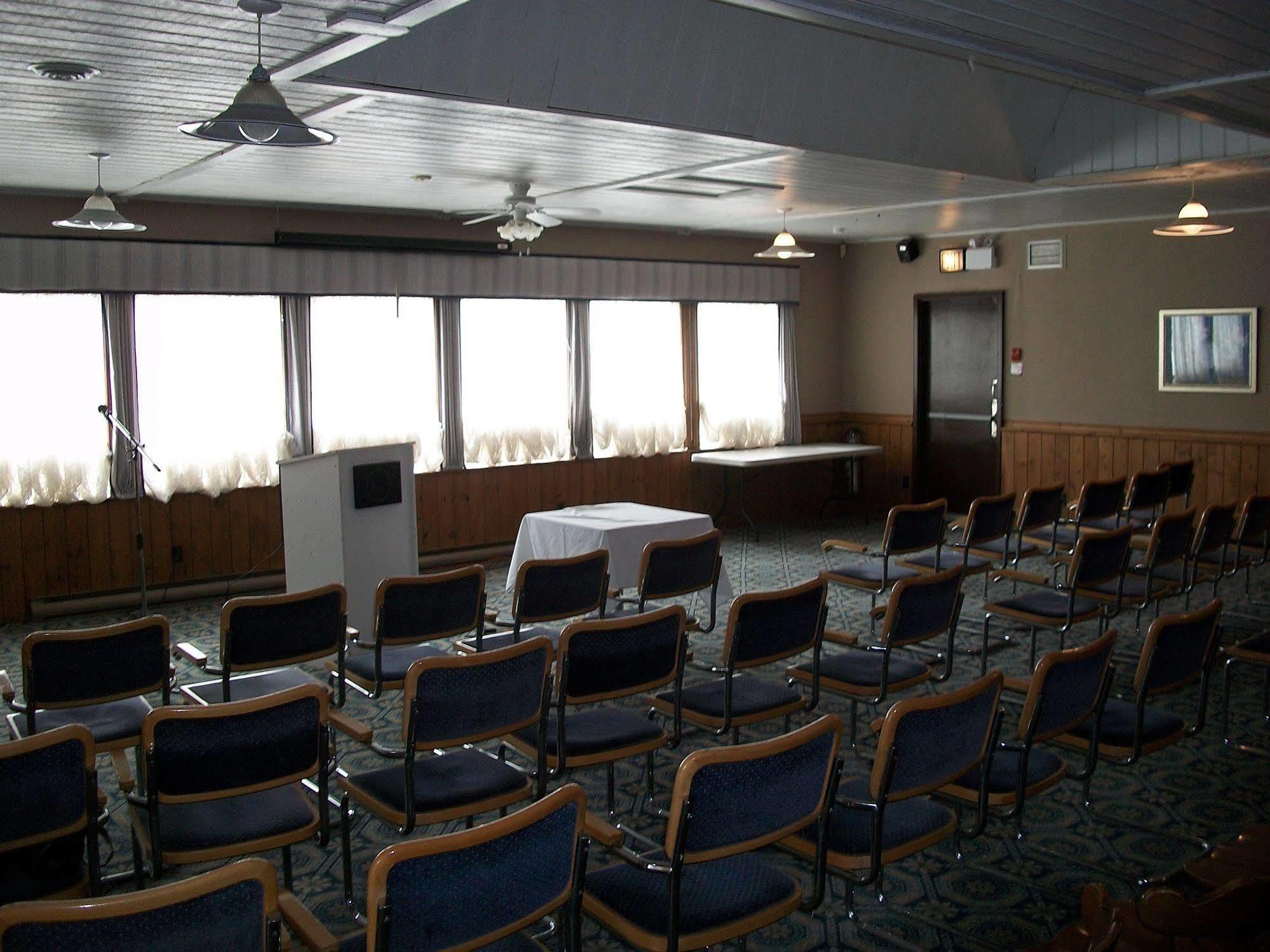 Howard Johnson By Wyndham Hotel