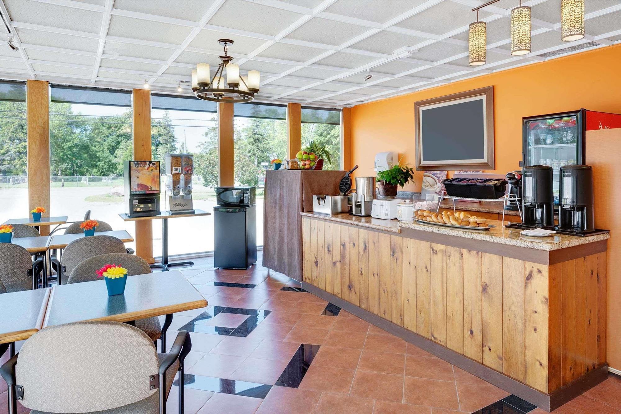 Howard Johnson By Wyndham